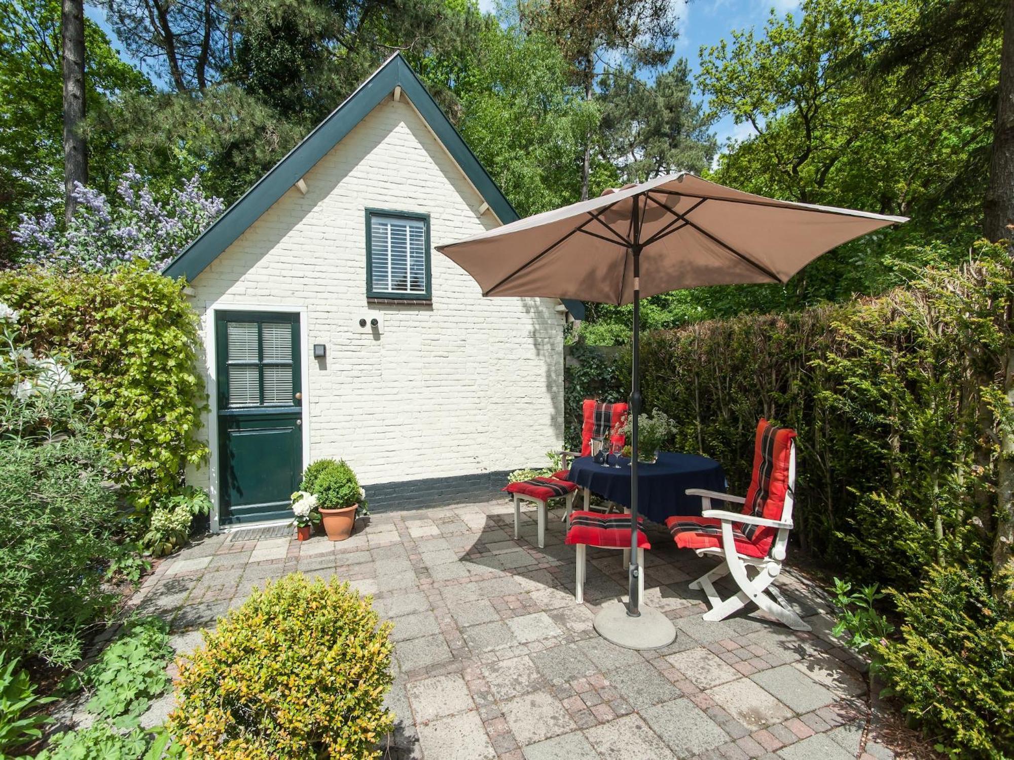Pleasing Holiday Home In Schoorl With Patio מראה חיצוני תמונה