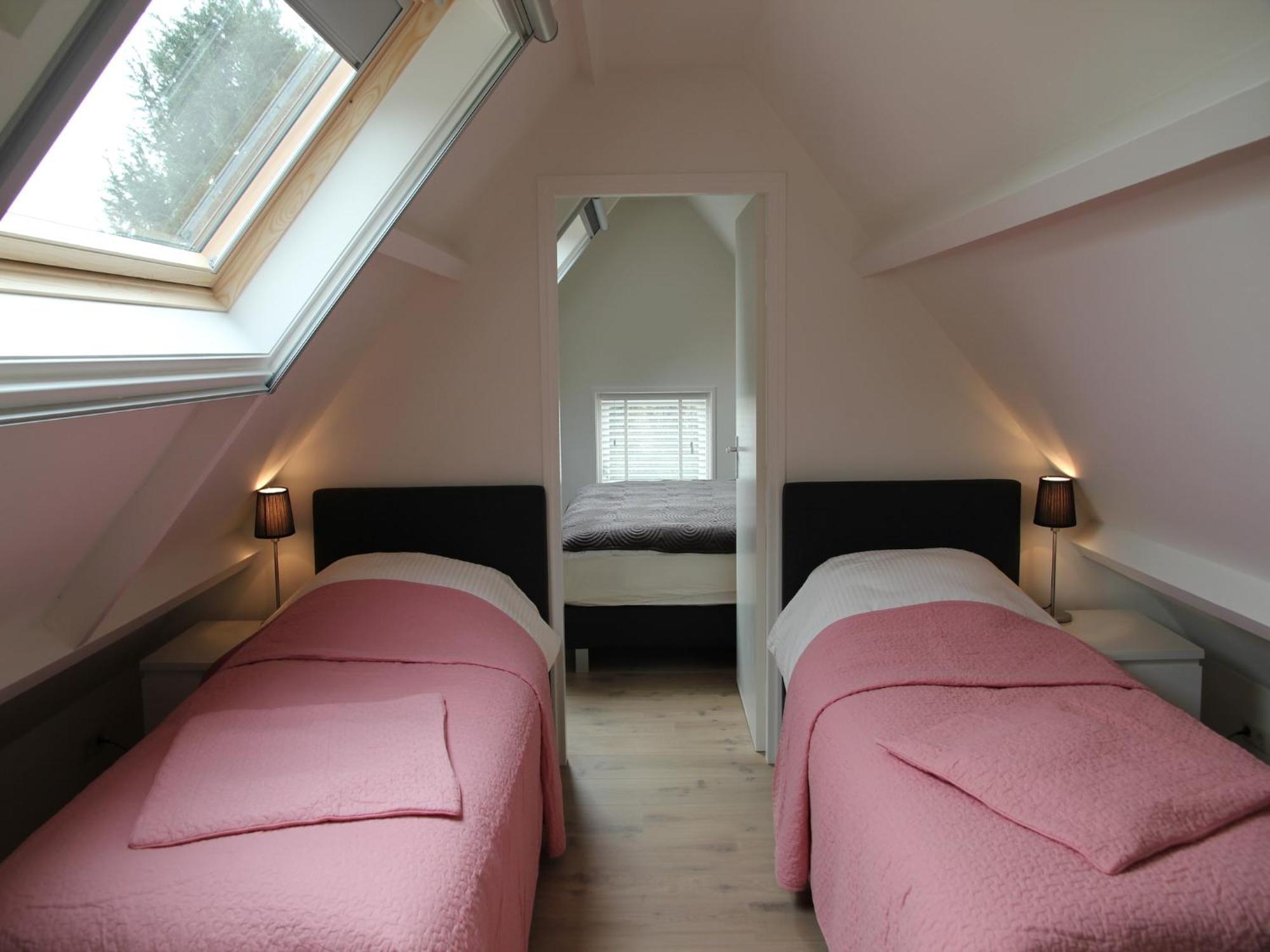 Pleasing Holiday Home In Schoorl With Patio מראה חיצוני תמונה